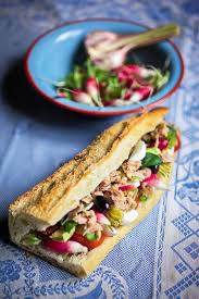 Le Pan Bagnat De Mayalen Zubillaga Recette Traditionnelle Alimentation Pan Bagnat