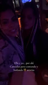 Dos Hermanas La Que Baila Y La Que Canta