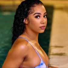 Ashleigh Kendrick's Instagram, Twitter & Facebook