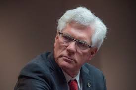 If Trudeau were Harper, Carr would be hiding his oboe