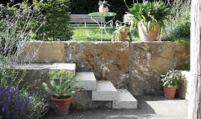 Während die supermarkt ware teilweise ungeheure strecken. Garten Und Terrasse Im Provence Stil Anlegen