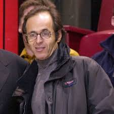 He is one of 4 children. Jean Jacques Goldman Rend Hommage Aux Heros Du Quotidien En Chanson Elle
