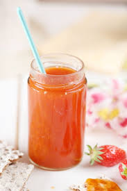 Confiture D Abricots Et Fraises Au Romarin Chefnini Confiture Abricot Confiture Recette Confiture