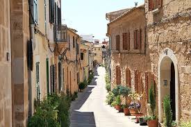 Alcudia Mallorca Bilder Von Ort Altstadt Markt Alcudia Mallorca Ferienhaus Mallorca Alcudia