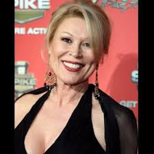 Leslie Easterbrook