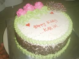 Tapi yang ini moist, gebu, sedap tau… kat blog nina ni, carian utama setiap hari adalah resepi kek pisang gebu moist sedap lagi mudah ni… resipi paling senang tapi sedap!! Resepi Kek Bajet Sukatan Cawan