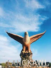 Nah, disini anda bisa melihat langsung gambar burung yang populer di sosial media. Fatin Sihan Pa Twitter Dataran Helang Lambang Kemegahan Langkawi Memang Detail Betul Dorang Buat Burung Helang Tu Kalau Korang Ada Drone Lagi Cantik Ambil Gambar Dari Atas Https T Co Iybhwxhsfq