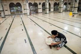 Para anggota komunitas pun mengakui, kegiatan ini dapat meningkatkan kemampuan mereka dalam membaca al qur'an braille. Memperbanyak Membaca Alquran Di Bulan Ramadhan Republika Online
