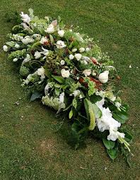 Maybe you would like to learn more about one of these? Natural White Green Casket Spray Buy Online Or Call 01273 328841