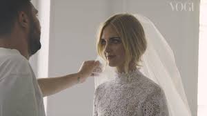 Find new and preloved chiara ferragni items at up to 70% off retail prices. Vogue Germany So Entstand Chiara Ferragnis Brautkleid Von Dior Facebook