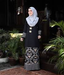 Baju kurung moden price list in malaysia 2021. Buy Baju Kurung Moden Lace Kain Batik Off 56