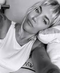 𝑺𝒂𝒃𝒓𝒊 (@sabrianton) • Instagram photos and videos