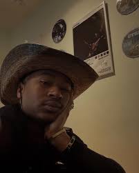 Aaron Pickering ⋆⭒˚.⋆