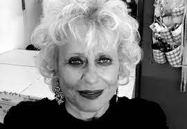 Esztergályos cecília döbbenetes tempót diktál, amióta újra nyitották a színházakat: Esztergalyos Cecilia Es Az O Emlekei A Regi Diktaturarol Amiben Ingyen Szerzett Ket Diplomat Szemben A Ma Demokraciajaval Varosi Kurir