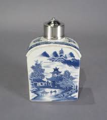 1770, qianlong reign, qing dynasty. Chinese Export Porcelain Blue And White Tea Caddy Dubey S Art Antiques