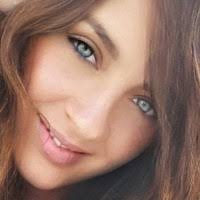 20+ perfiles de «Ursula»