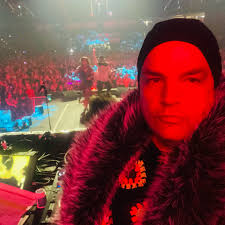 A pair of @90s_supershow arena events for @rednexofficial to end the year  with some of our favourite friends @vengaboys @officialeast17 @alex.weick  @sebastian_goldhagen @denispfannmueller @deejay_judge @captainjack.heyo  @mola_adebisi @haddawayofficial ...