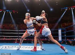 It ignited a deluge of online. Women S Afl Star Tayla Harris Stops Tv Personality Renee Gartner In Her Boxing Debut Daily Mail Online