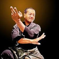 Hang tuah is bravery to defend the. Wrong To Admire Hang Tuah Says Mahathir Din Merican The Malaysian Dj Blogger