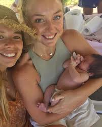 Keely Dee's Instagram, Twitter & Facebook