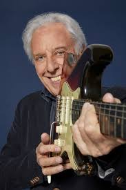 Cinquant'anni di carriera come compositore, cantautore e produttore discografico con i più grandi artisti del panorama musicale. Mario Lavezzi Il Vulcano Berte E Le Altre Ecco I Miei Primi 50 Anni