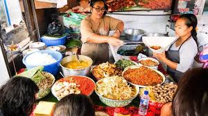 Jakarta nasi tumpeng catering nasi tumpeng terbaik di jakarta dengan rasa yang lezat dan tampilan yang menarik, cocok untuk acara selamatan, ulang tahun. Nasi Tepeng Gianyar Putrama Bali Holiday