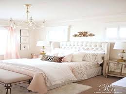 Jan 30, 2020 · for a luxe fifth avenue apartment inspired by the city skyline, interior designer nicole fuller wrapped the walls in a shabin pale pink italian plaster, accented by silver and gold leaf. Rose Gold Bedroom Decor Lovely Best Pink And Gray Atmosphere Ideas Grey Accessories Room Set Bedding Bathroom Furniture Marble Apppie Org