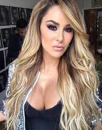 Porque ninel se unta aceite antes de dormirse? Ninel Conde Antes Y Despues Irreconocible Con Nuevo Look Y Sin Maquillaje Fotos La Republica