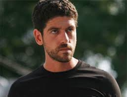 Issız adam kötülük saçacak