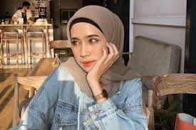 Cewekbanget.id dipublikasikan 05.31, 22/02/2018 • jana miani. Berita Fashion Mungil Terbaru Hari Ini Cewekbanget