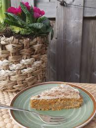 Ein veganer pfannkuchen ist die perfekte mahlzeit, denn man kann ihn süß, neutral, herzhaft, kalt oder warm genießen. Veganer Karottenkuchen Mit Apfelmus Super Saftig Und Einfach Zu Machen Nordischgruen