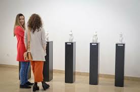 Umjetnicka Galerija Brcko Distrikta Petar Hranuelli Skulpture I Crtezi Coat Fashion Jackets