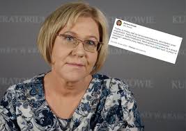 Każą wieszać w szkołach portrety papieża? Apel kurator szokuje