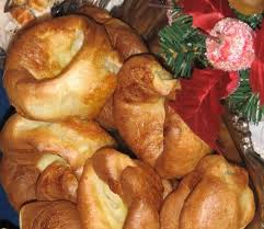 Jamie Oliver S Huge Yorkshire Puddings Yorkshire Pudding Recipes Traditional Yorkshire Pudding Recipe Yorkshire Pudding