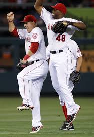Mike Trout becomes first rookie with 30 home runs, 40 steals