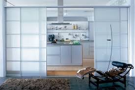 Schiebetur Kuche Wohnzimmer Glas Modern Milchglas Sateniertes Aluminium Mia Gunstige Raumteiler Kuche Und Wohnzimmer Dekorative Raumteiler