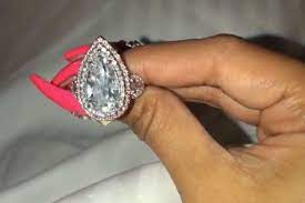Grammys 2018 Cardi B Shows Off 500000 Engagement Ring Peoplecom