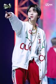 Ten(nct)'s wiki profile, social networking popularity rankings and the latest trends only available here are all available here. á´›á´›s On Twitter Ten 90s Love Stage For Nct World 2 0 Ten Gucci King Outfit