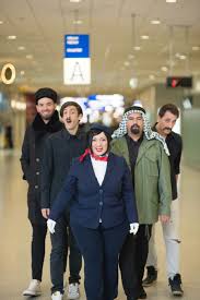 Αυτή τη φορά η σοφία μουτίδου δημοσίευσε στον προσωπικό της λογαριασμό στο instagram μια φωτογραφία της χωρίς φίλτρα ή μακιγιάζ, δείχνοντας στους διαδικτυακούς της φίλους πώς. H8h Kai E8ima Ektos Segken Ths Sofias Moytidoy Sto 8eatro Ellhnikos Kosmos Cuemagazine