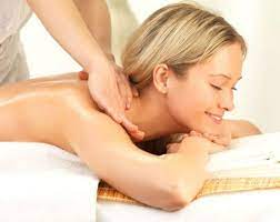 Mustela and stéphanie reginster, physiotherapist present back relaxation massage. How To Give A Relaxing Massage Massage Therapist Jobs Deep Tissue Massage Acupressure Massage