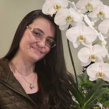 Lindsey Packard's Instagram, Twitter & Facebook