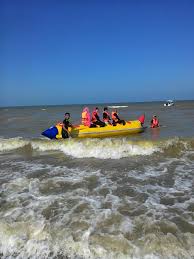 It's known to be the most beautiful beach in kelantan and is a common hang out place for families and friends. Indahnya Pantai Irama Di Bachok Kelantan