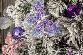 A decorated christmas tree makes for a very jolly home during the holidays. 15 Elegant Christmas Tree Decorating Ideas