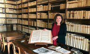 Quello di recanati è un comune marchigiano molto famoso in tutta italia per essere il luogo in cui è nato e cresciuto giacomo leopardi. Recanati Dopo Le Scuole Casa Leopardi Apre Le Visite In Streaming Anche Al Pubblico Picchio News Il Giornale Tra La Gente Per La Gente