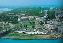 Côte d'ivoire )‏ كوت ديفوار دولة في غرب أفريقيا. Ø£Ù‡Ù… Ø£Ù…Ø§ÙƒÙ† Ø§Ù„Ø³ÙŠØ§Ø­Ø© ÙÙŠ Ø³Ø§Ø­Ù„ Ø§Ù„Ø¹Ø§Ø¬ Ø³Ø§Ø¦Ø­