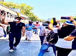 Actor sonu sood has praised a fan named venkatesh who walked barefoot from hyderabad to mumbai to meet him. Villain In Reel Hero In Real Sonu Sood Explains Why He Asks Migrants Paidal Kyun Jaoge Dost