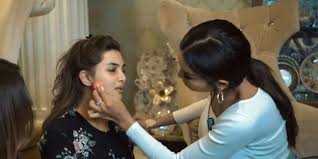 Muhammad millendaru prakasa atau sekarang yang dikenal dengan millen cyrus, transgender asal indonesia. Disebut Jago Make Up Oleh Aurel Begini Aksi Millen Cyrus Dandani Ashanty Merdeka Com