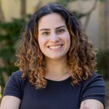 Abigail deJong '25 excels in the classroom, the field, and the studio 🍃  Even as she studied environmental science and biology, she stood in awe of  the Artistry of the Creator. “He