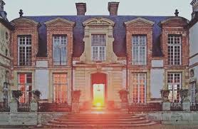 Magnifique Solstice D Ete Au Chateau De Thoiry Un Lieu Emprunt D Histoire Pour Votre Mariage Thoiry Mariage Ce In 2020 House Styles Mansions Wedding Planner