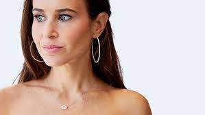 Ashley Kenner's Instagram, Twitter & Facebook